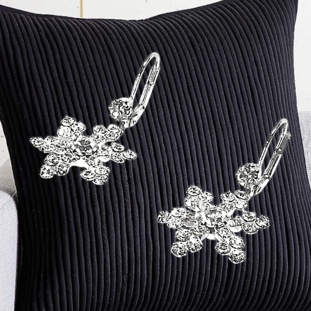 .🎄10/$20.  Snowflakes Rhinestones Silver Tone Earrings - Picture 3 of 8